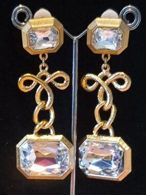 Gorgeous Gold-Tone Crystal Drop Earrings - Clear Crystal